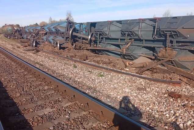 Железную дорогу в Брянской области подорвали два диверсанта: они попали на камеры наблюдения